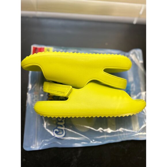 Youth Medium Yellow Slide Sandals With Velcro Strap By Be Cool Medium - Picture 7 of 8